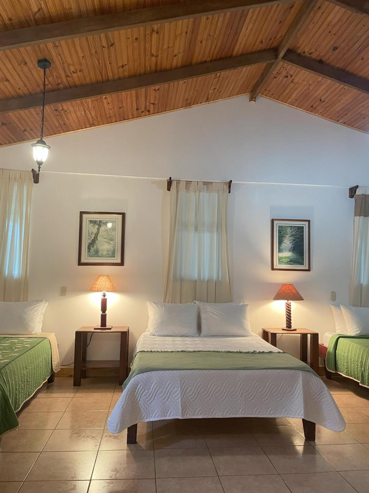 Kakao Lodge & Garden Rio Celeste ビハグア エクステリア 写真
