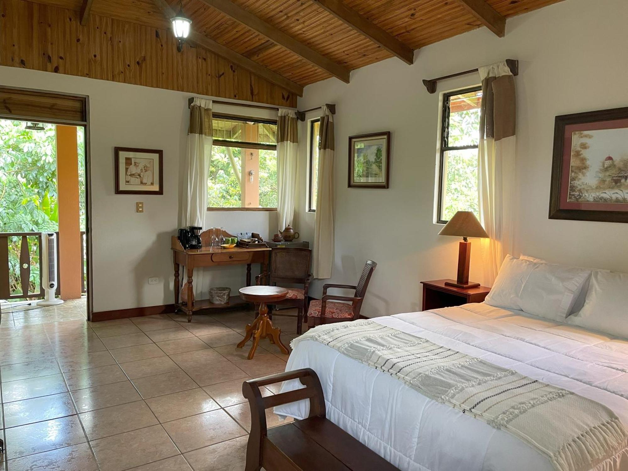 Kakao Lodge & Garden Rio Celeste ビハグア エクステリア 写真