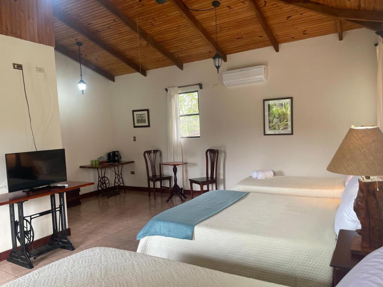 Kakao Lodge & Garden Rio Celeste ビハグア エクステリア 写真
